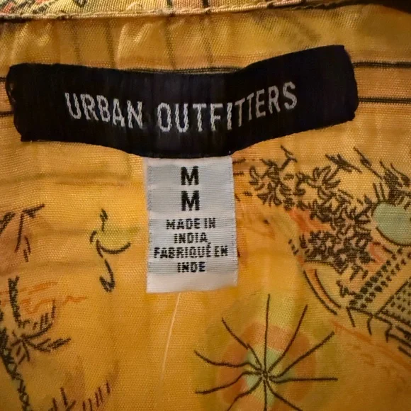 NWT Urban Outfitters Womens Gardenia Souvenir Florida Button Down Shirt Yellow M - Picture 3 of 10